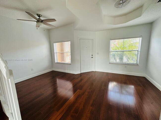 Foto del edificio - 6120 NW 116 Pl