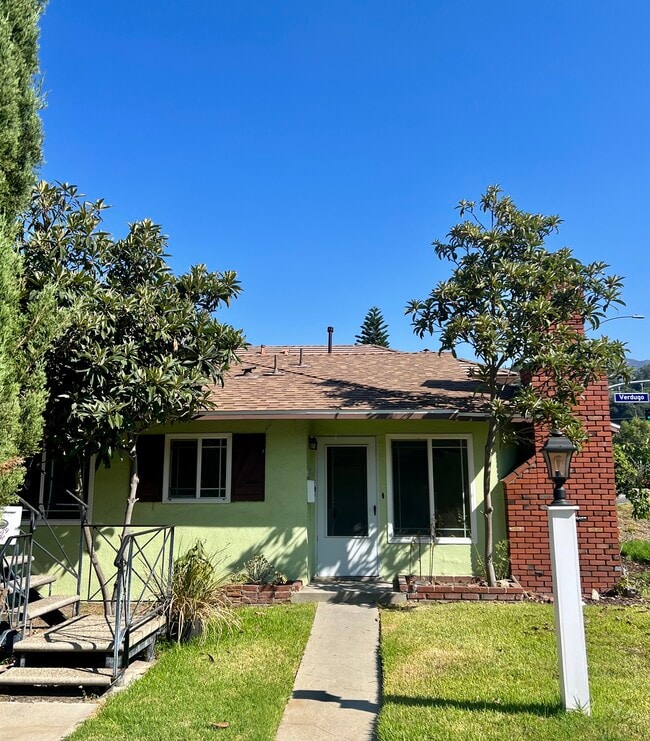 Building Photo - 3639 Valihi Way