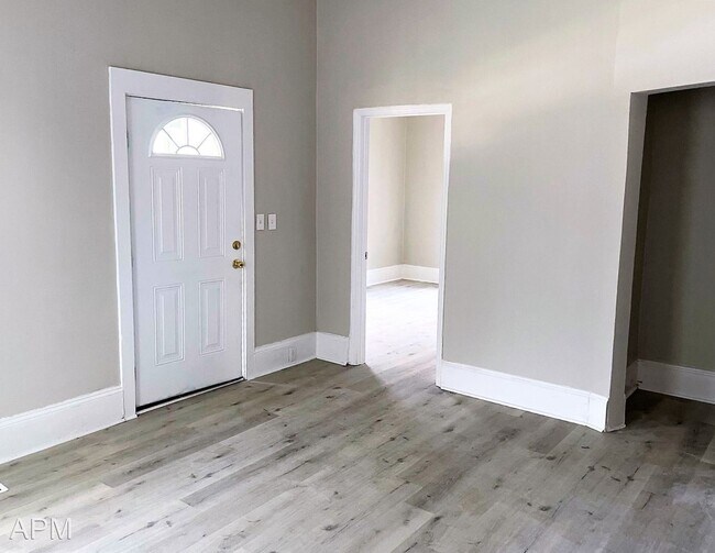 Foto del edificio - 3 br, 1 bath House - 417 7th Ave NW