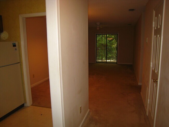 Building Photo - Winfield Chase Apartments