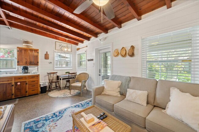 Building Photo - 408 Harrison Ave