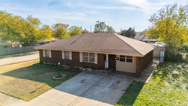 Photo - Cute 4 bedroom House