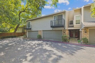 Building Photo - 7450 Holly Hill Dr
