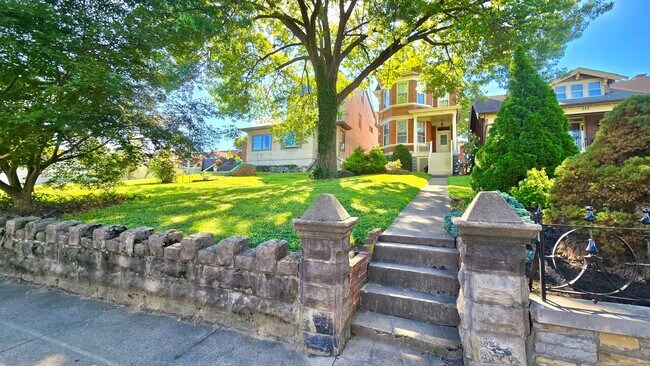 Foto del edificio - 214 Fairfield Ave