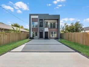 Building Photo - 7802 Queen St