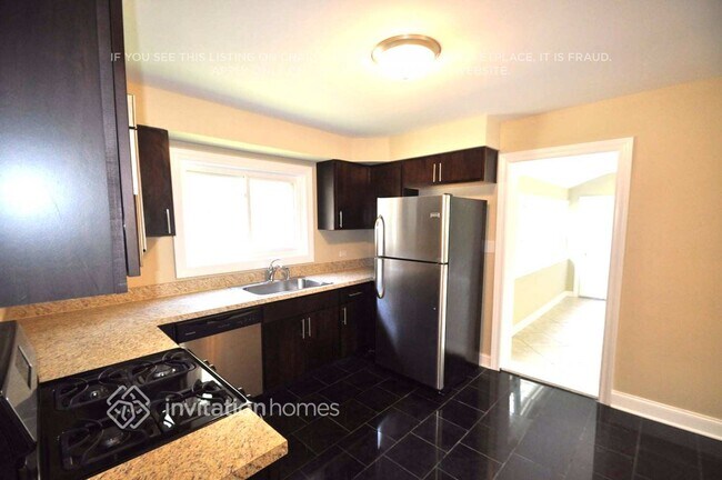 Foto del edificio - 9852 Schiller Blvd