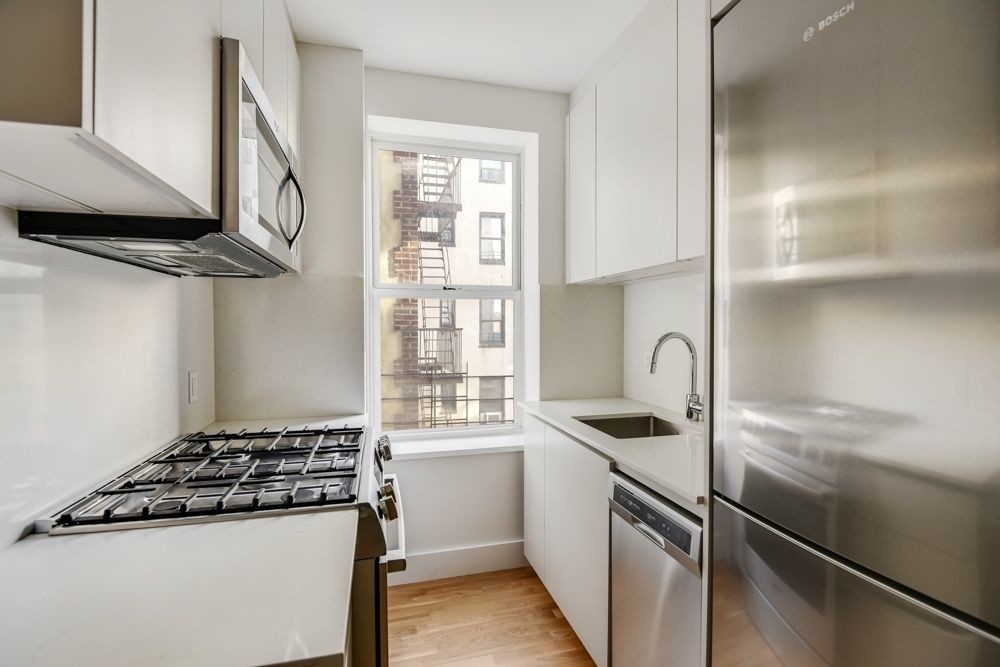 Foto principal - 805 St Marks Ave