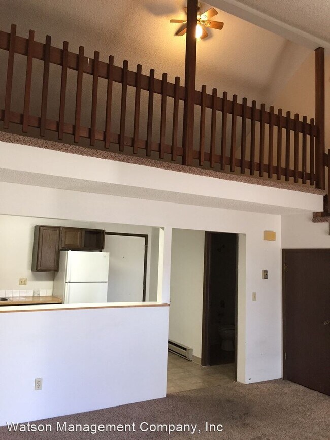 Building Photo - 3110 S Clinton Rd