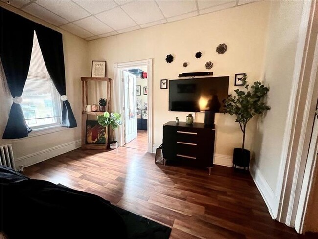 Foto del edificio - 484 3rd St