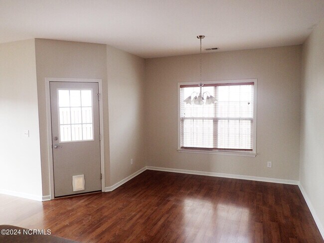 Building Photo - 1407 Parkland Way