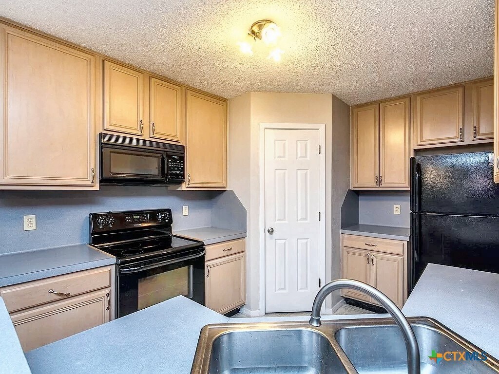 Primary Photo - 1810 Ramona Cir