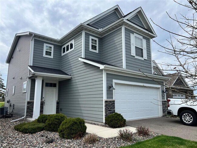 Foto del edificio - 7303 Fir Ln N
