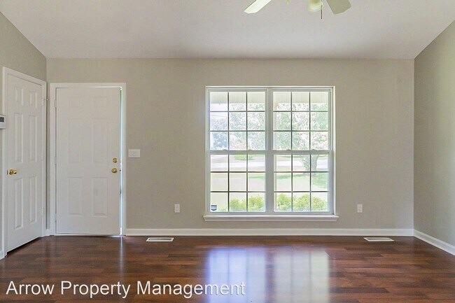 Building Photo - 3 br, 2.5 bath House - 518 Windy Rd