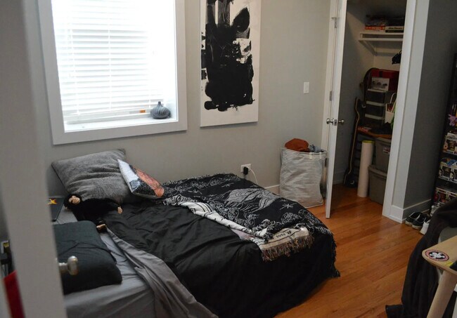Foto del edificio - 4145 N Oakley Ave