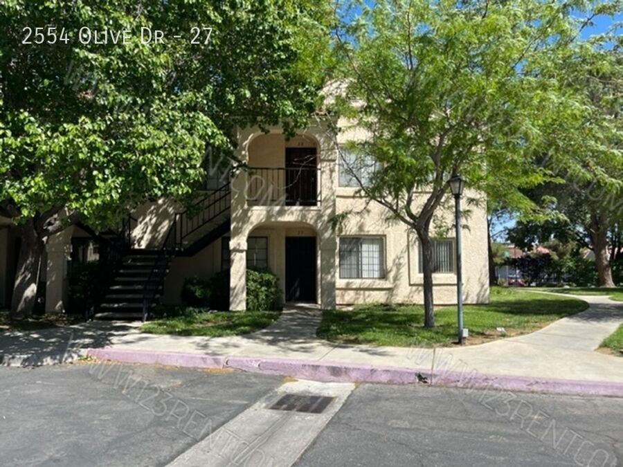 Foto del edificio - 2554 Olive Dr