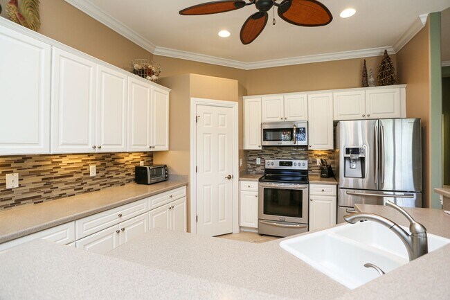 Building Photo - Seasonal Property Available
