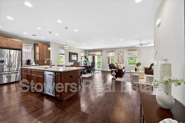 Foto del edificio - 3273 Central Pkwy