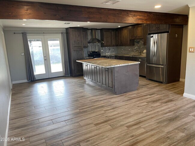 Foto del edificio - 3511 E Greenway Ln