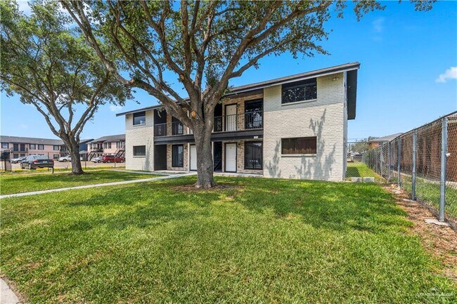 Building Photo - 22 Gastel Cir