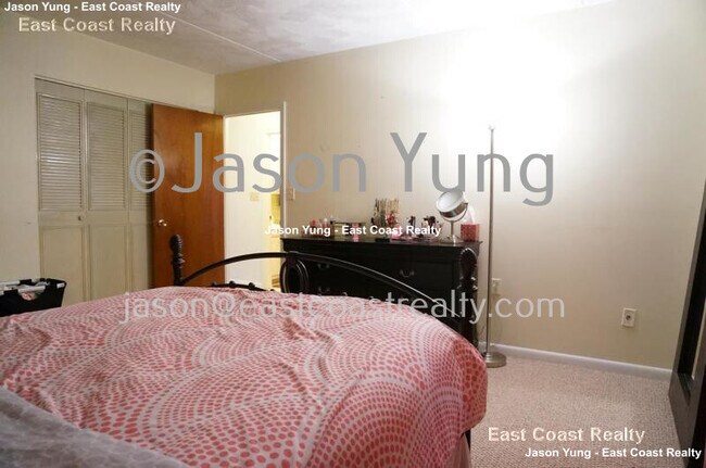 Foto del edificio - 12 Cottage Ct