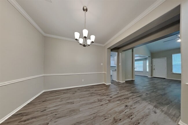 Building Photo - 1731 Red Oak Terrace