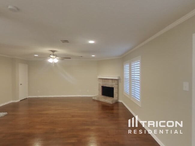 Building Photo - 1700 Wildrose Dr