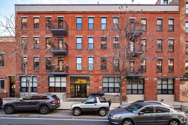 Building Photo - 618-626 Dean St