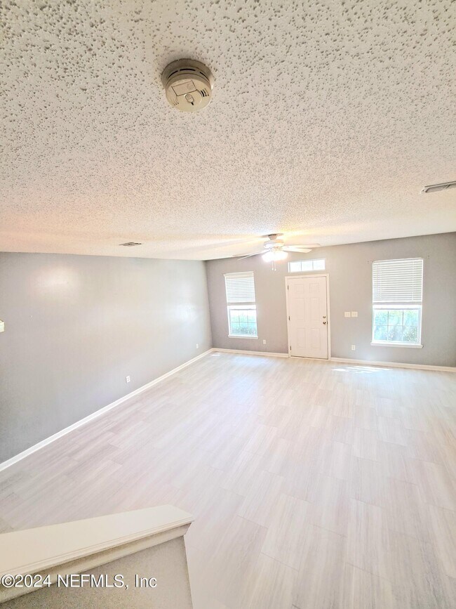 Building Photo - 492 Sherwood Oaks Dr