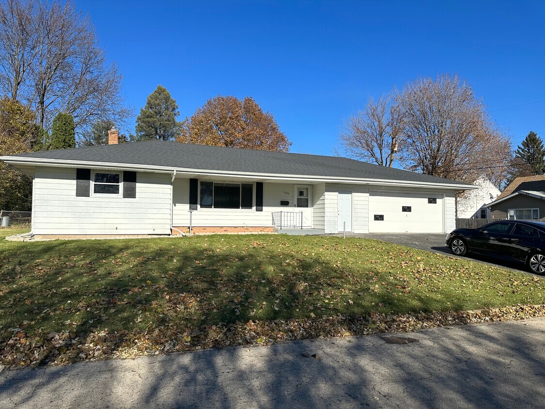 Primary Photo - 1205 Leaman Pl