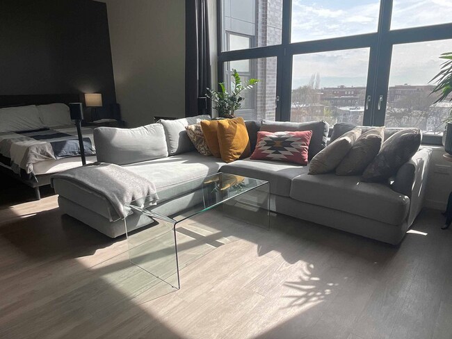 Livingroom - 2480 N Milwaukee Ave