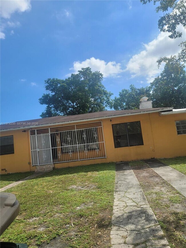 Foto del edificio - 1290 NW 120th St