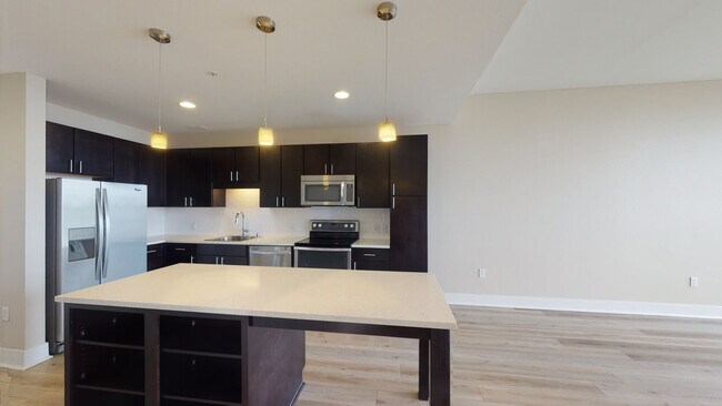 Interior Photo - Channel Mission Bay