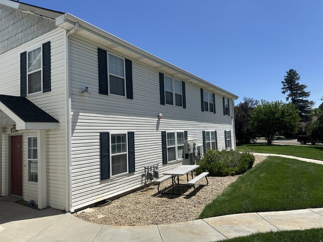 Building Photo - 112 Davis Ave