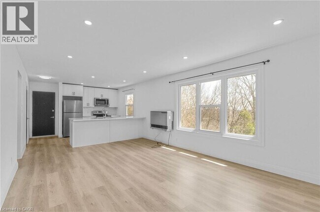 Photo du bâtiment - 51 Dundas St E