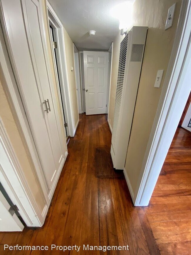 Building Photo - 3 br, 1 bath House - 3141 Linden Ave.
