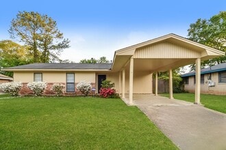 Building Photo - 665 Burlington Dr