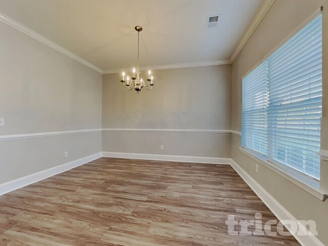 Building Photo - 302 Merchants Dr