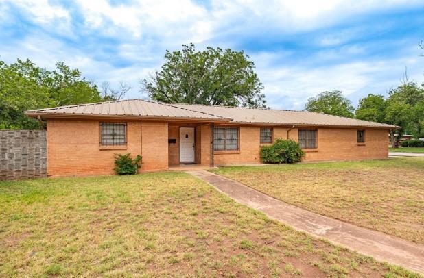 Building Photo - 780 Rosewood Dr