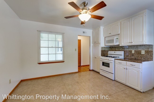 Building Photo - 3 br, 2 bath House - 2814 Rockne Street