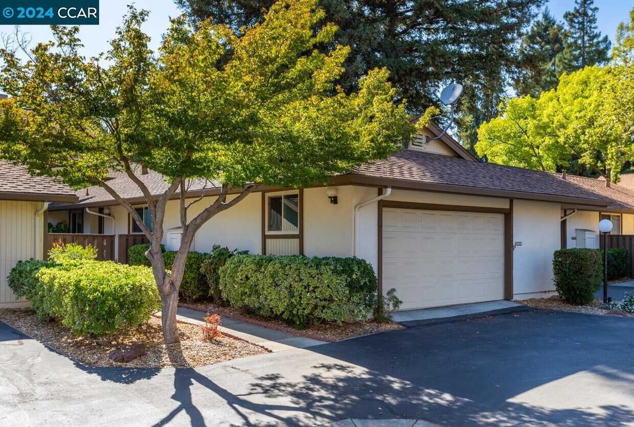 Foto principal - 1892 Countrywood Ct