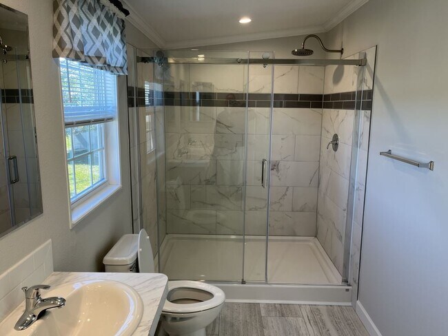 Foto del edificio - 331 Peck St