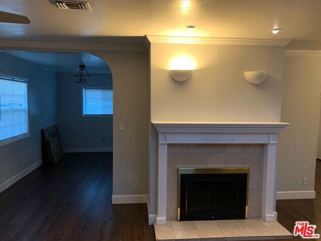 Building Photo - 258 Almon Dr