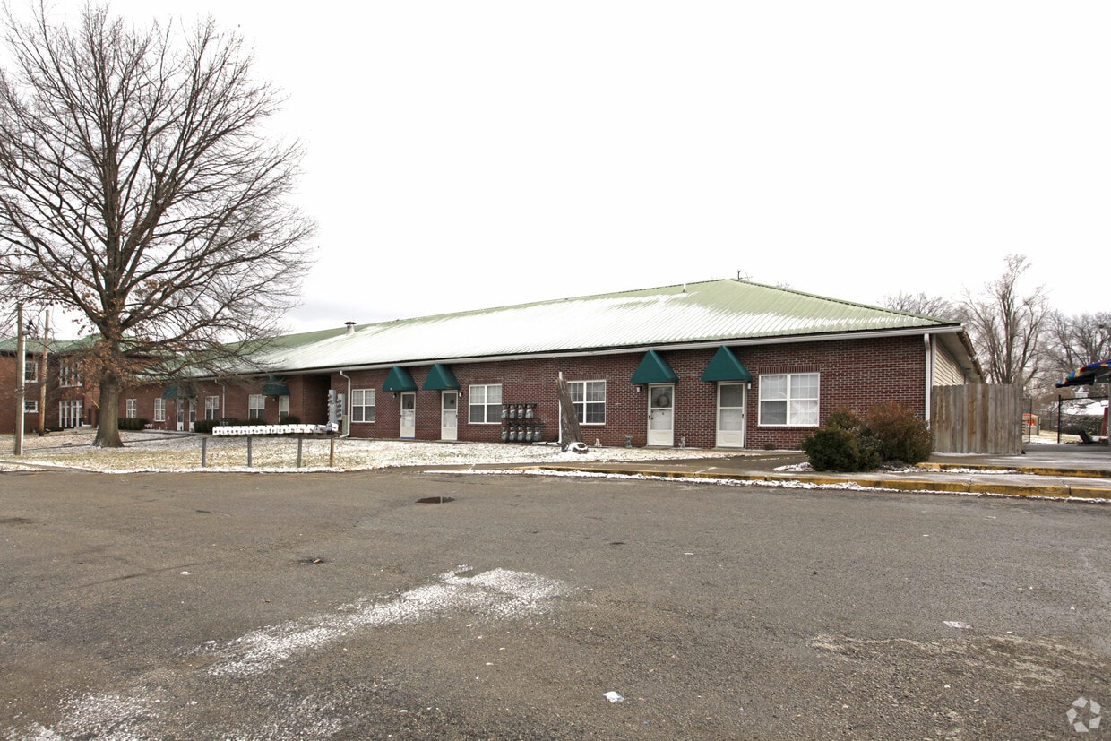 10309 Deering Rd, Louisville, KY 40272 Apartments in Louisville, KY