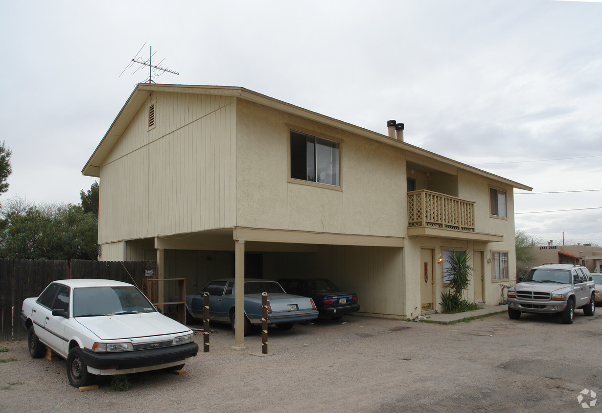 Building Photo - 2450-2456 N Fair Oaks Ave