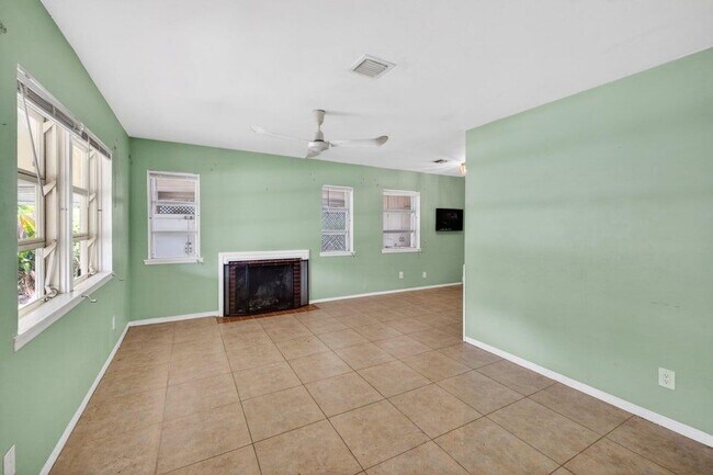 Foto del edificio - 841 SW 18th Ct