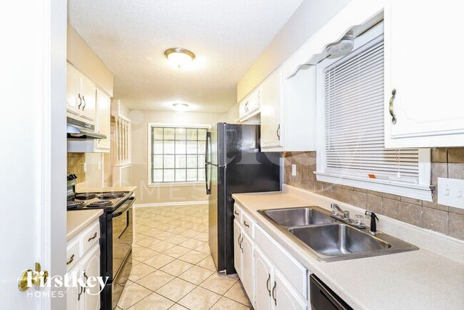 Building Photo - 4050 Castile St