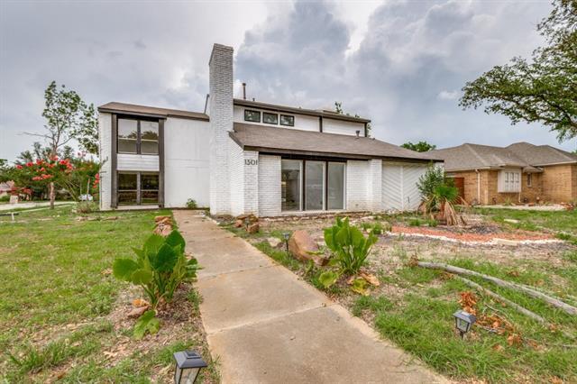 Primary Photo - 1301 N Trail Dr