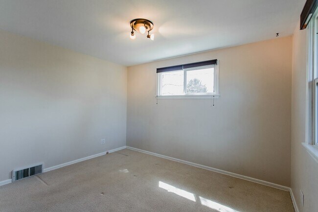 Building Photo - New Finishes in this Home on a Large Lot with Covered Parking and AIR CONDITIONING! MOVE IN READY!