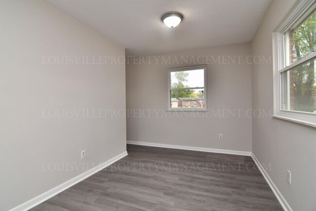 Building Photo - 4905 Garden Green Way