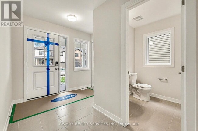 Photo du bâtiment - 124 Tonic Cres